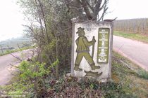 Oberrhein: Wanderwegweiser bei Nierstein - Stefan Frerichs / RheinWanderer.de