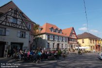 Oberrhein: Marktplatz von Nierstein - Foto: Stefan Frerichs / RheinWanderer.de