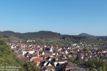 Pfälzerwald: Blick auf Dahn vom Jungfernsprung - Foto: Stefan Frerichs / RheinWanderer.de