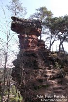 Pfälzerwald: Schwalbenfelsen bei Dahn - Foto: Stefan Frerichs / RheinWanderer.de