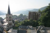 Mittelrhein: Bacharach mit Sankt-Peter-Kirche und Ruine der Wernerkapelle - Foto: Stefan Frerichs / RheinWanderer.de