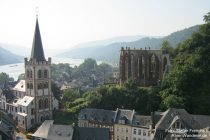 Mittelrhein: Bacharach mit Sankt-Peter-Kirche und Ruine der Wernerkapelle - Foto: Stefan Frerichs / RheinWanderer.de