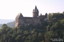 Mittelrhein: Blick auf Burg Stahleck - Foto: Stefan Frerichs / RheinWanderer.de