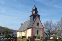 Mittelrhein: Sankt-Peter-Kirche in Weiler - Foto: Stefan Frerichs / RheinWanderer.de