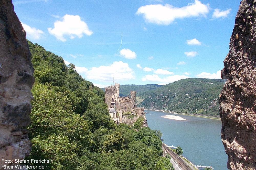 Mittelrhein: Blick auf Burg Rheinstein - Foto: Stefan Frerichs / RheinWanderer.de