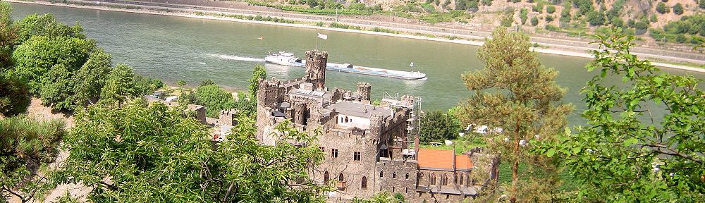 Mittelrhein: Blick auf Burg Reichenstein - Foto: Stefan Frerichs / RheinWanderer.de