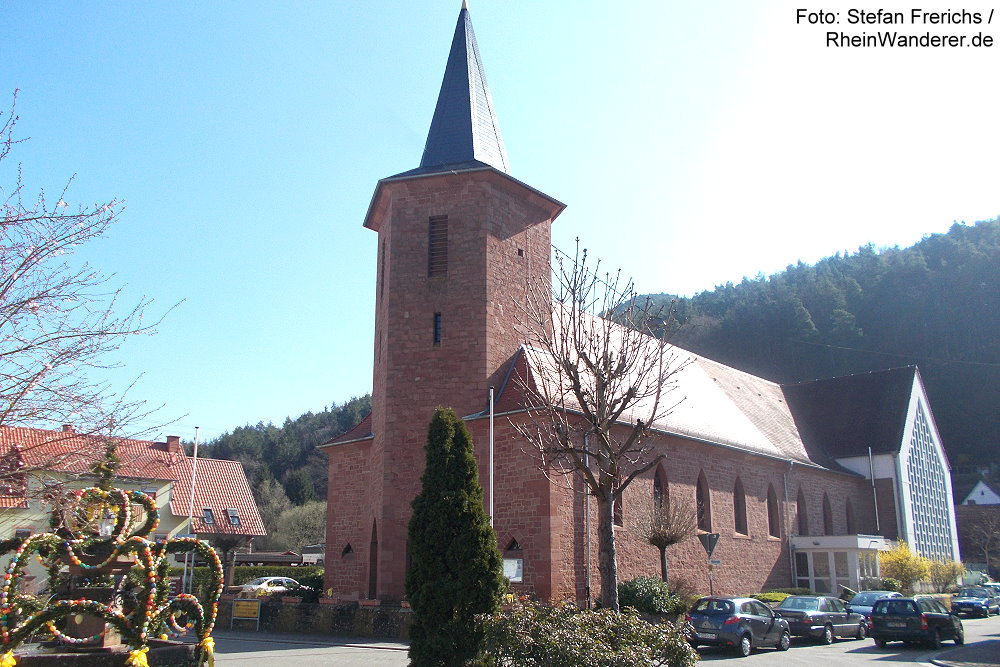 Pfälzerwald: Allerheiligen-Kirche in Lug - Foto: Stefan Frerichs / RheinWanderer.de