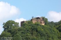 Mosel: Burgruine Trutzeltz bei Burg Eltz - Foto: Stefan Frerichs / RheinWanderer.de