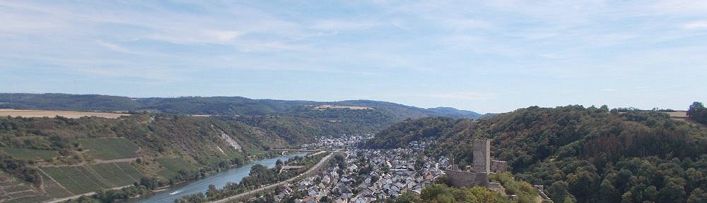 Mosel: Blick auf Kobern-Gondorf mit Niederburg - Foto: Stefan Frerichs / RheinWanderer.de