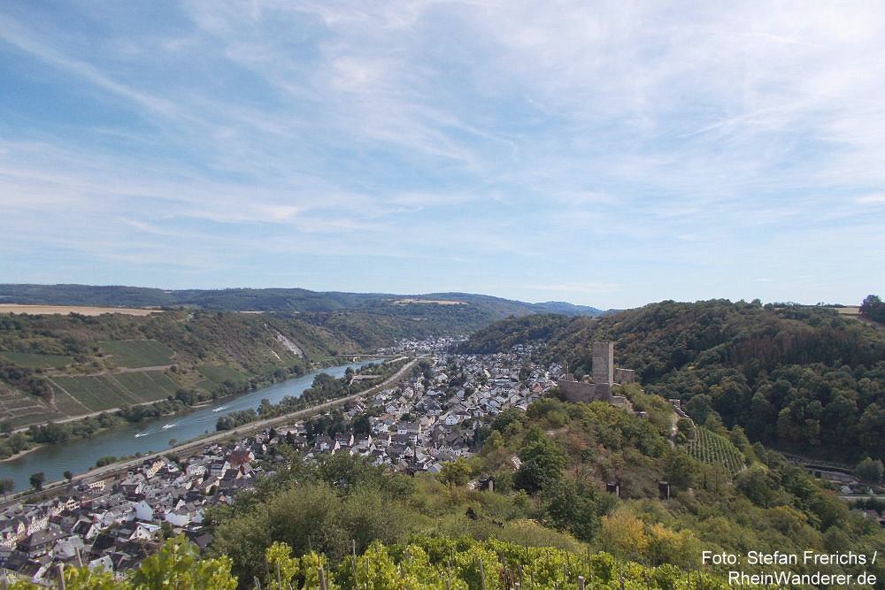 Mosel: Blick auf Kobern-Gondorf mit Niederburg - Foto: Stefan Frerichs / RheinWanderer.de