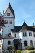 Mosel: Pfarrkirche in Winningen - Foto: Stefan Frerichs / RheinWanderer.de