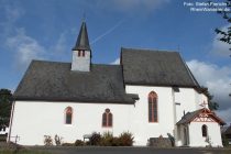 Mosel: Wallfahrtskirche Sankt Maria und Maria Magdalena in Valwigerberg - Foto: Stefan Frerichs / RheinWanderer.de