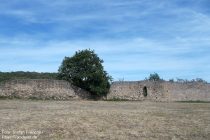 Mosel: Außenmauer der Oberburg von Kobern - Foto: Stefan Frerichs / RheinWanderer.de