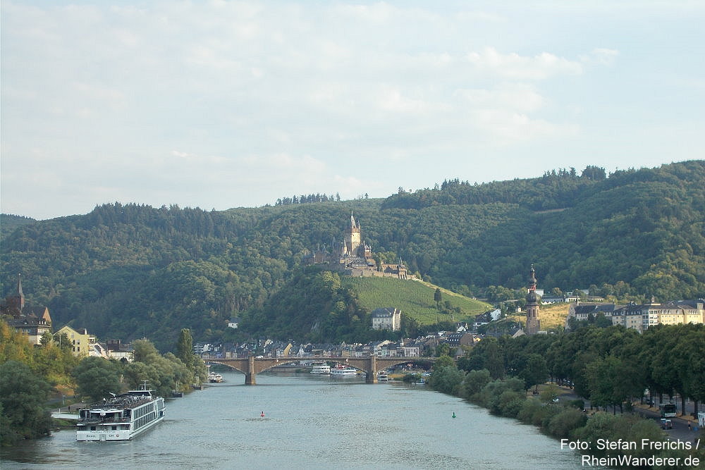 Mosel: Blick auf Cochem - Foto: Stefan Frerichs / RheinWanderer.de