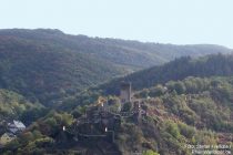 Mosel: Blick auf Burg Metternich bei Beilstein - Foto: Stefan Frerichs / RheinWanderer.de