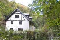 Eifel: Bücheler Mühle im Endertbachtal - Foto: Stefan Frerichs / RheinWanderer.de