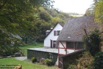 Eifel: Osters Mühle im Endertbachtal - Foto: Stefan Frerichs / RheinWanderer.de