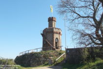 Pfälzerwald: Flaggenturm bei Bad Dürkheim - Foto: Stefan Frerichs / RheinWanderer.de