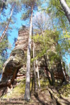 Pfälzerwald: Hegerturm-Fels bei Erfweiler - Foto: Stefan Frerichs / RheinWanderer.de