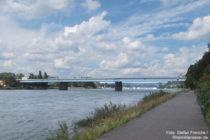 Mittelrhein: Rheinufer bei Koblenz mit Pfaffendorfer Brücke - Foto: Stefan Frerichs / RheinWanderer.de
