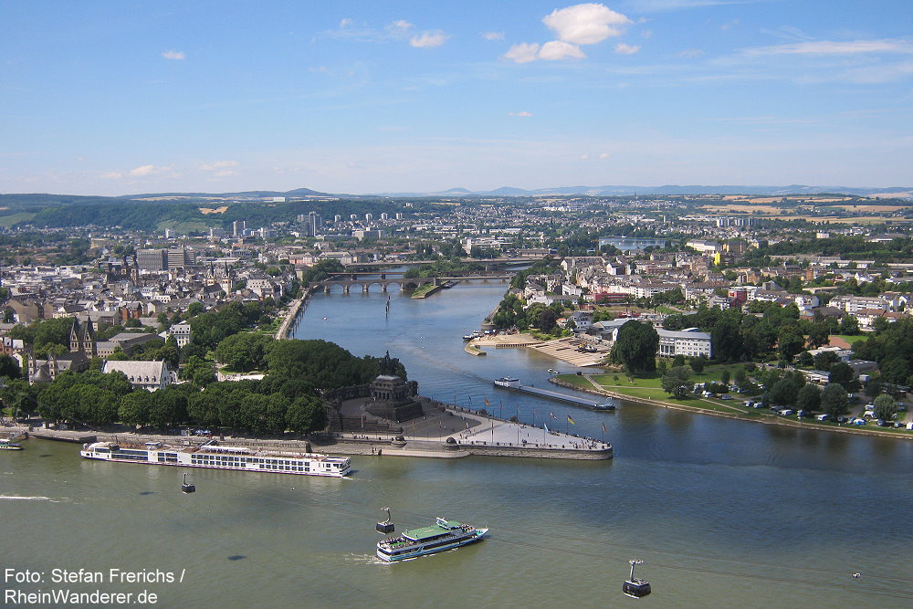 Mittelrhein: Blick auf das Deutsche Eck in Koblenz - Foto: Stefan Frerichs / RheinWanderer.de