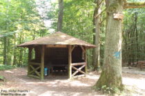 Odenwald: Ernst-Ludwigs-Hütte am Zehn-Wege-Platz - Foto: Stefan Frerichs / RheinWanderer.de