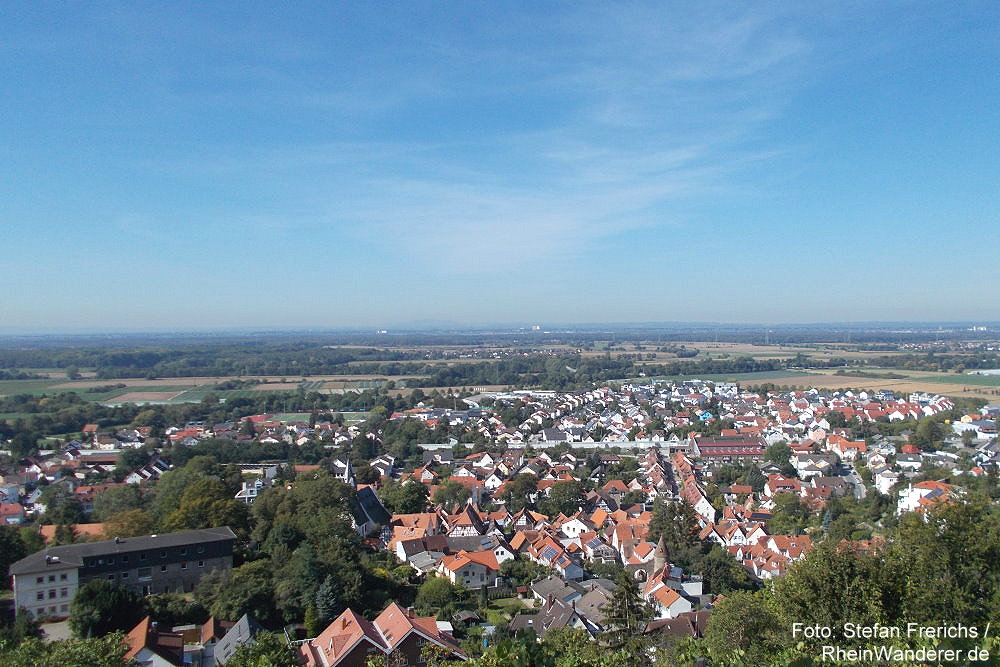 Odenwald: Blick auf Zwingenberg - Foto: Stefan Frerichs / RheinWanderer.de