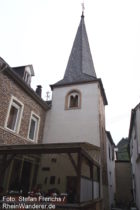 Mosel: Sankt-Matthias-Kirchturm in Neef - Foto: Stefan Frerichs / RheinWanderer.de