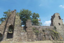 Ahr: Hochburg von Burg Are bei Altenahr - Foto: Stefan Frerichs / RheinWanderer.de