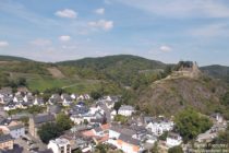 Ahr: Blick vom Schwarzen Kreuz auf Altenahr - Foto: Stefan Frerichs / RheinWanderer.de