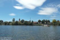 Neckar: Blick auf Fähre nach Neckarhausen - Foto: Stefan Frerichs / RheinWanderer.de