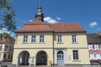 Neckar: Altes Rathaus von Seckenheim - Foto: Stefan Frerichs / RheinWanderer.de