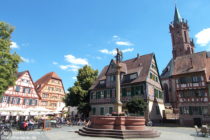 Neckar: Marktplatz mit Mariensäule in Ladenburg - Foto: Stefan Frerichs / RheinWanderer.de