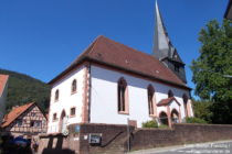 Neckar: Sankt-Ulrichs-Kirche in Neckargemünd - Foto: Stefan Frerichs / RheinWanderer.de