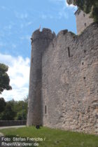 Odenwald: Südwestturm und Zwinger der Starkenburg bei Heppenheim - Foto: Stefan Frerichs / RheinWanderer.de