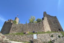 Odenwald: Burgruine Windeck mit Ringmauer von Westen - Foto: Stefan Frerichs / RheinWanderer.de