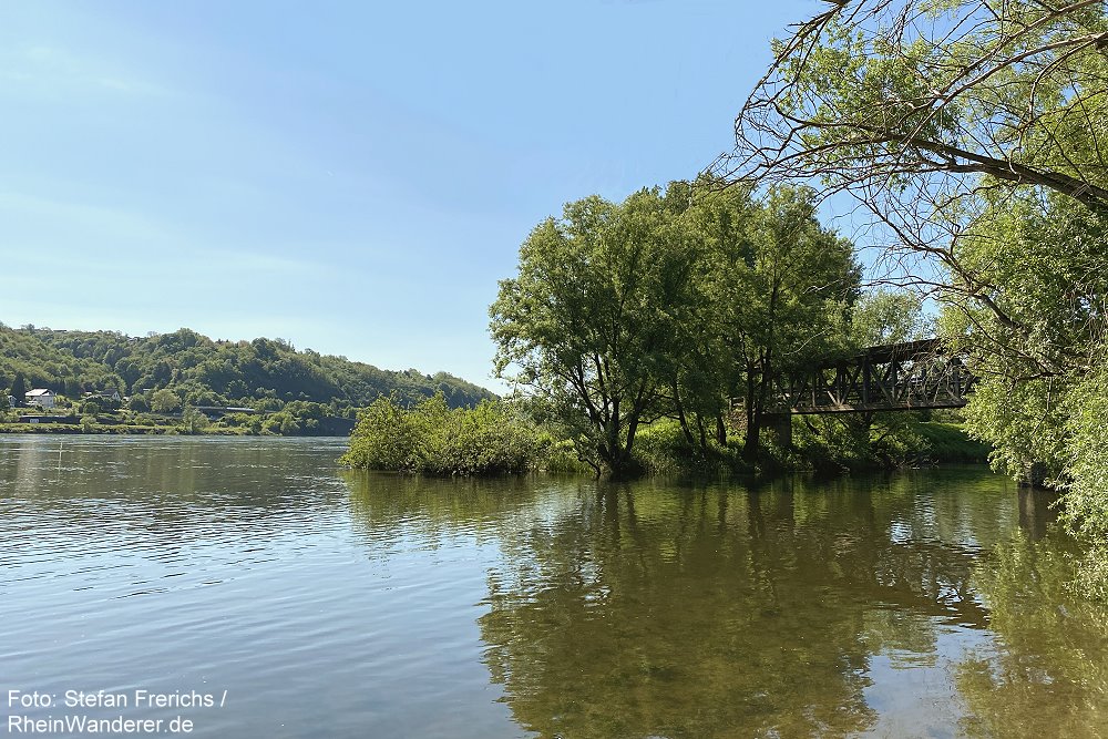 Ahr: Mündung der Ahr in den Rhein - Foto: Stefan Frerichs / RheinWanderer.de