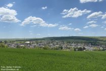 Ahr: Blick auf Löhndorf - Foto: Stefan Frerichs / RheinWanderer.de