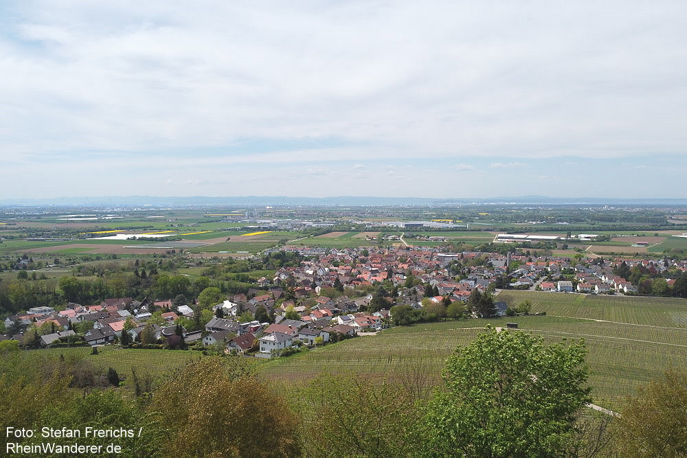 Odenwald: Blick auf Großsachsen an der Bergstraße - Foto: Stefan Frerichs / RheinWanderer.de