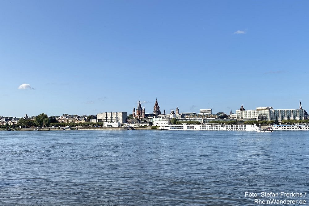 Oberrhein: Blick auf Mainz - Foto: Stefan Frerichs / RheinWanderer.de