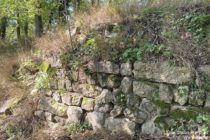 Odenwald: Mauerreste der Burgruine Schanzenköpfle - Foto: Stefan Frerichs / RheinWanderer.de