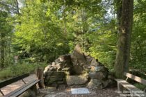 Odenwald: Drei-Eichen-Brunnen bei Dossenheim - Foto: Stefan Frerichs / RheinWanderer.de