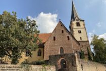 Odenwald: Evangelische Kirche in Dossenheim - Foto: Stefan Frerichs / RheinWanderer.de