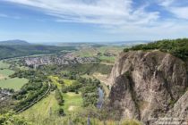 Nahe: Blick auf Norheim und die Bastei am Rotenfels - Foto: Stefan Frerichs / RheinWanderer.de