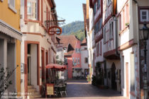 Neckar: Fachwerkhäuser in der Altstadt von Hirschhorn - Foto: Stefan Frerichs / RheinWanderer.de