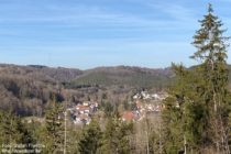 Pfälzerwald: Blick vom Hohlen Felsen auf Eppenbrunn - Foto: Stefan Frerichs / RheinWanderer.de