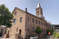 Neckar: Michaelskirche von Eberbach - Foto: Stefan Frerichs / RheinWanderer.de