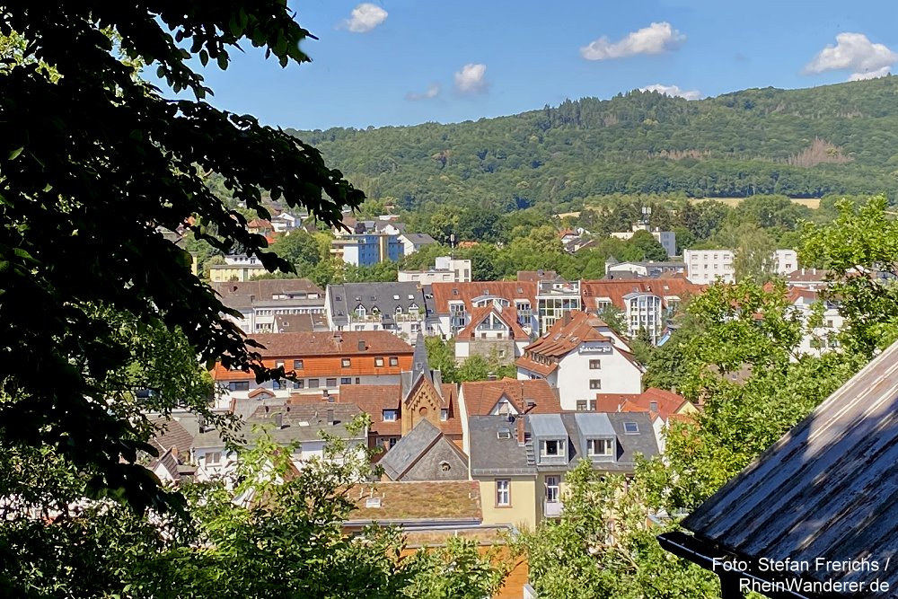 Taunus: Blick auf Kelkheim - Foto: Stefan Frerichs / RheinWanderer.de