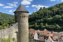 Taunus: Bettelbub-Turm an Südseite von Burg Eppstein - Foto: Stefan Frerichs / RheinWanderer.de