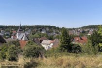 Taunus: Blick auf Schloßborn im Taunus - Foto: Stefan Frerichs / RheinWanderer.de